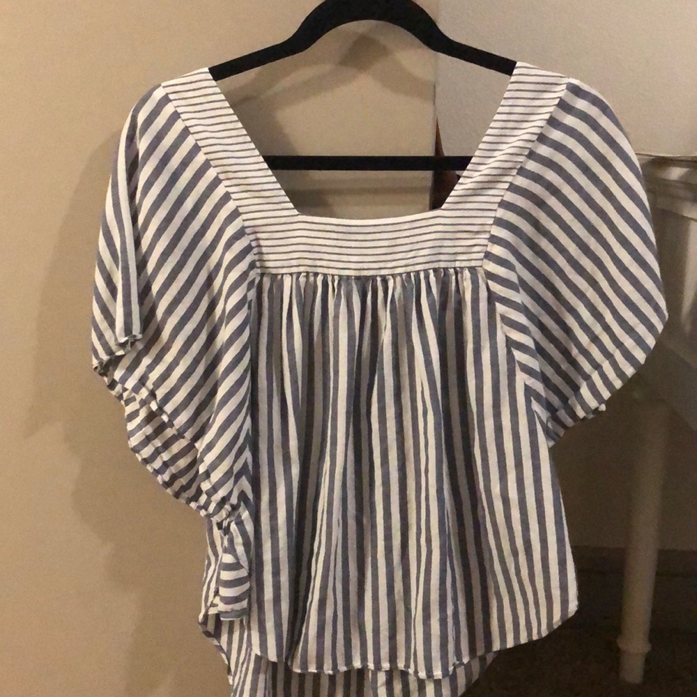 Butterfly top